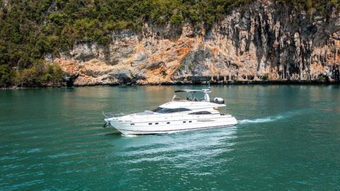 Rent a Motor Yacht Princess 65 - photo 1